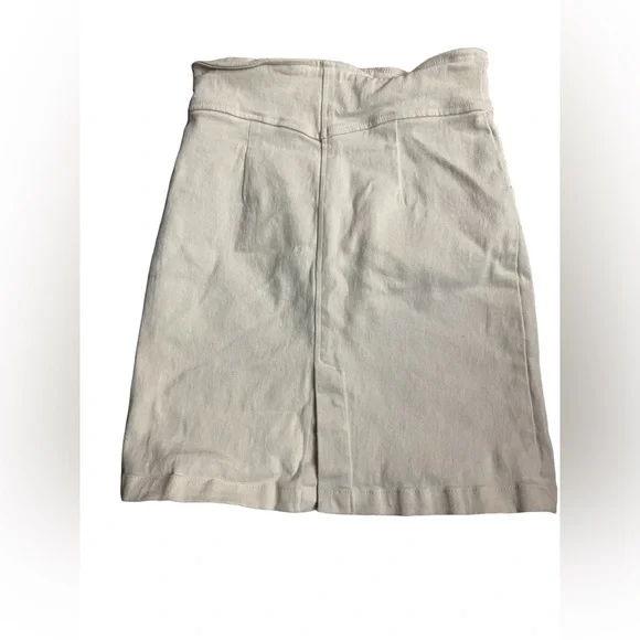 Zara Off-White Mini Skirt with Button Detail - Picture 2 of 3
